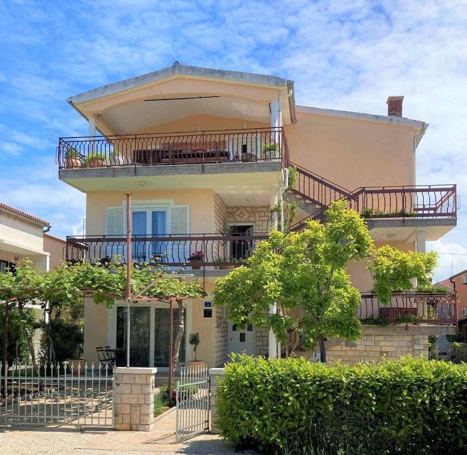 Apartments Lirio Umag Exterior foto